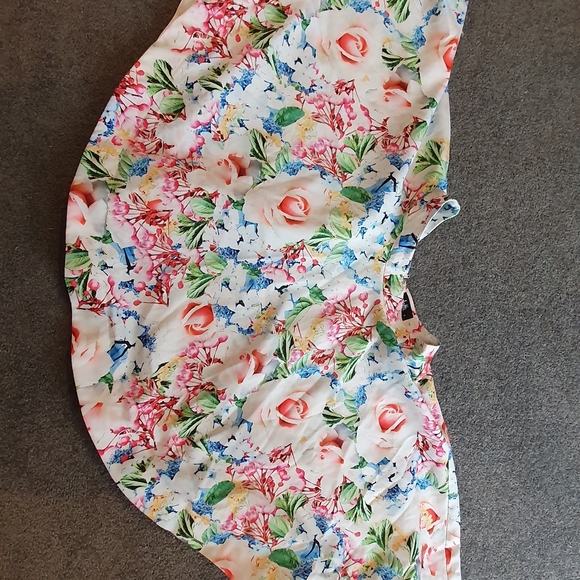 Dotti floral circle skirt size 6 - Picture 2 of 5